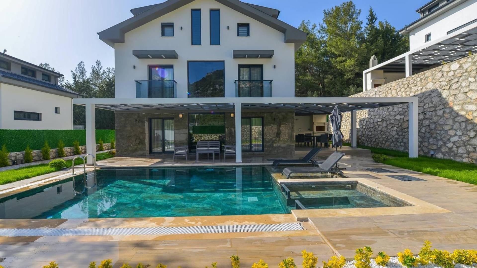 Oludeniz 4 Bedroom 2404 Villa Fethiye
